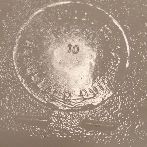 Set of 2 Vintage Milkglass Oven Wear Set - Picture 4 of 8